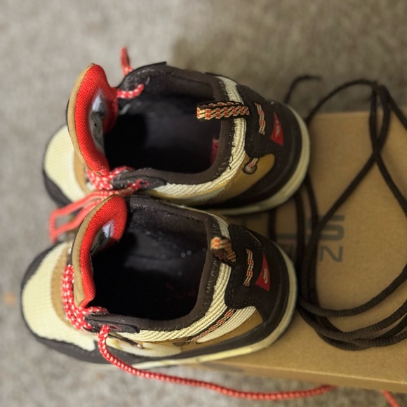 SOLD - Picture 3 of 4